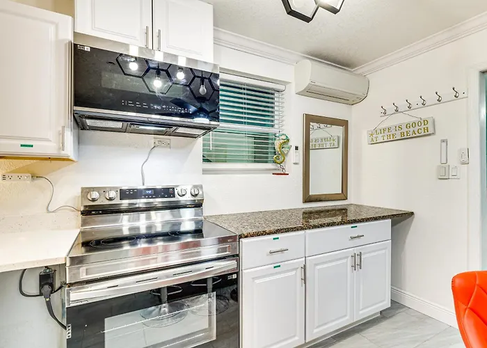 Holiday home Steps To Shore: Walkable Clearwater