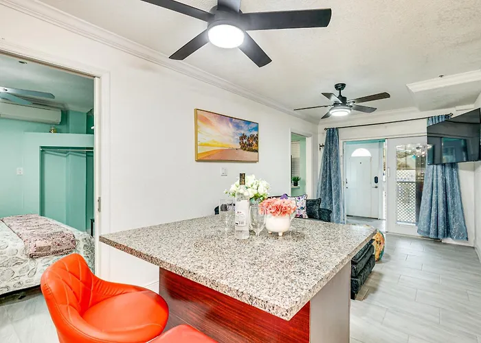 Holiday home Steps To Shore: Walkable Clearwater