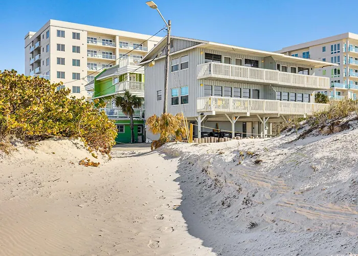 Steps To Shore: Walkable Clearwater * Clearwater Beach